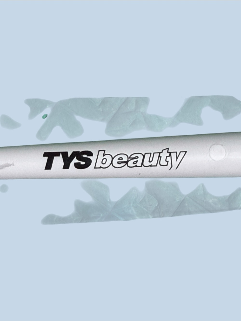 TYS BEAUTY Concealer Brush - White Handle, Ombre Bristles - Picture 4 of 6